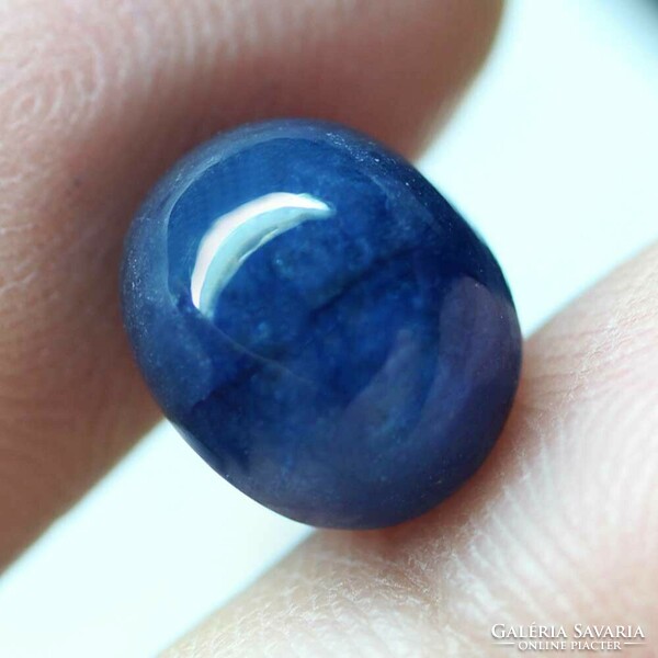 8.03 Ct. Natural sapphire, cornflower blue, oval cabochon