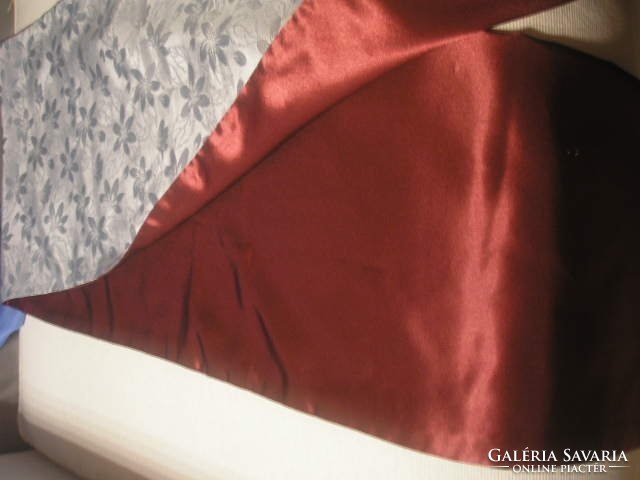 N18 silk running double sided tablecloth in nice flawless condition for sale 155 x 37.5 Cm silver + burgundy