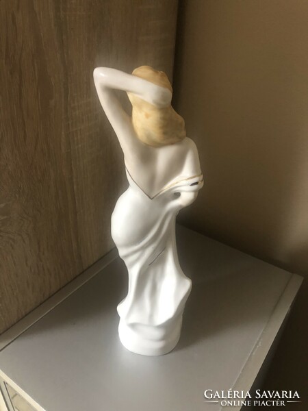 Porcelán Női figura