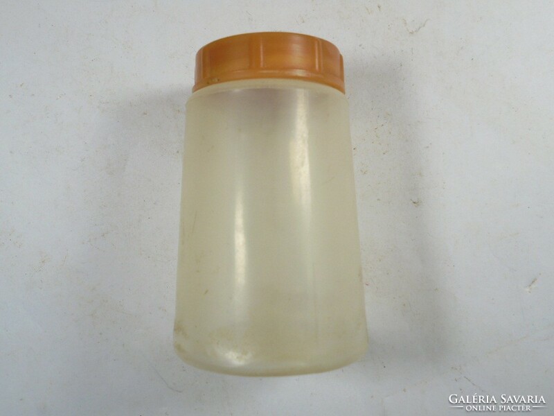 Retro plastic salt shaker spice holder kitchen storage box with lid - from the 1960s-1970s