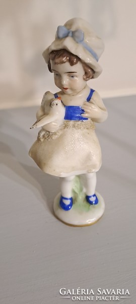 Porcelán lányka figura,szobor nipp