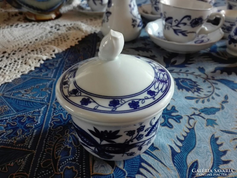 15 db angol, kék, tobbféle GYÖNYÖRU hagymamintás porcelánok XX