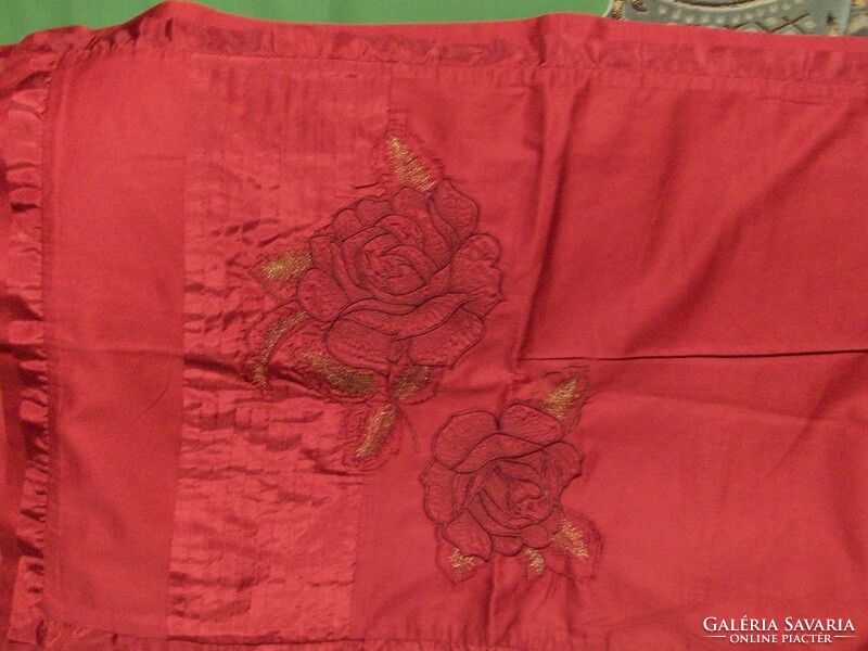 Nice big rose pattern pillowcases