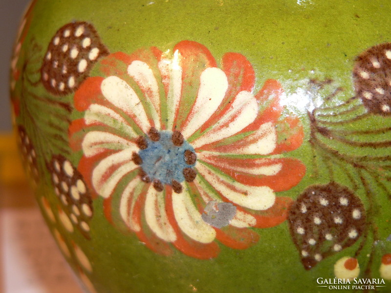Festett-mázas kerámia váza, virágmintás díszitéssel olcsón eladó