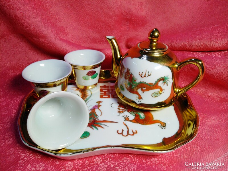 Beautiful oriental porcelain set, dollhouse accessory
