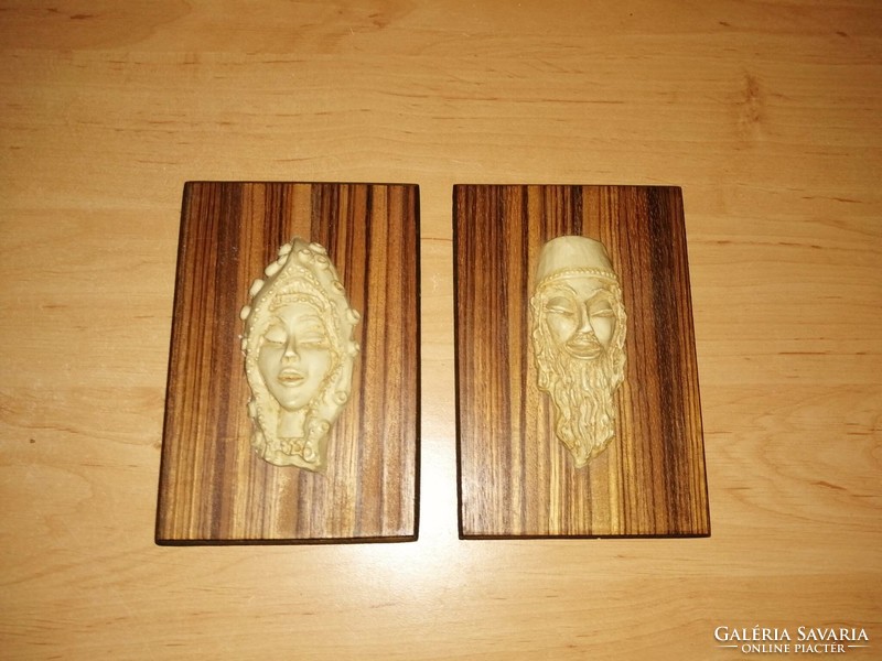 Antique wood-vinyl oriental wall picture of a woman and a man's face in a pair (12/d)