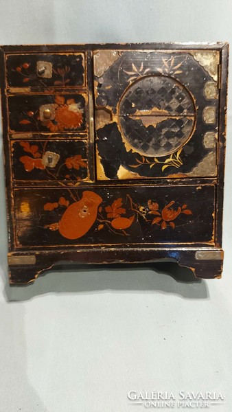 Antik ázsiai asztali lakk ékszertartó szekrényke min. 120év sérült