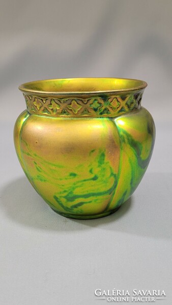 Old Zsolnay eosin-glazed pot
