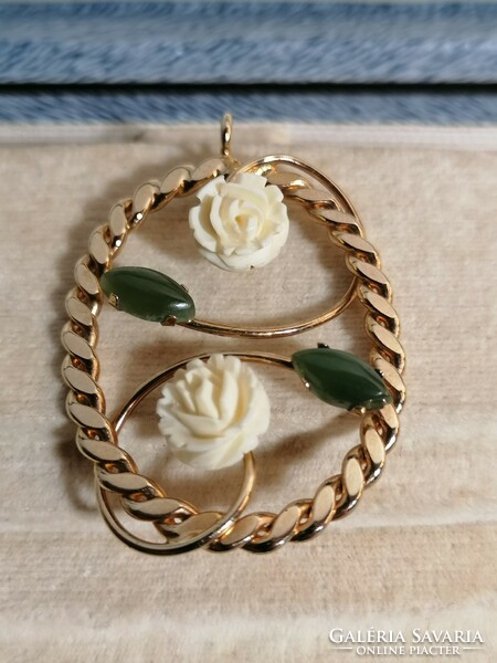 Hallmarked thick gold plated brooch with genuine jade and carved coral rose