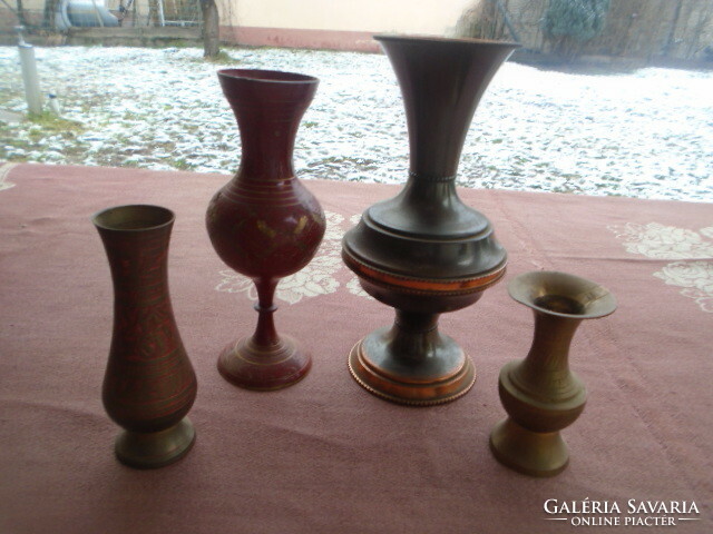 4 db kézműves vésett váza gyűjtemény