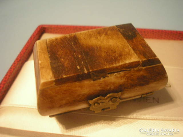 N7walrus or orca bone carving precious bone small jewelry box owl head copper buckle velvet lining