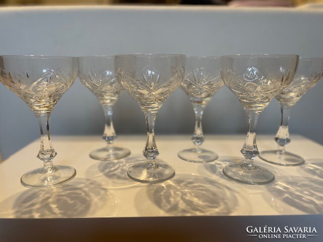 Set of 6 polished champagne glasses