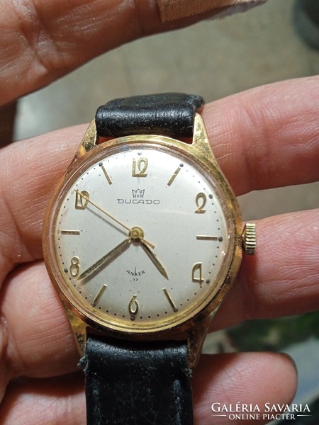Ducado Swiss men's mechanical wristwatch, excellent for collectors.