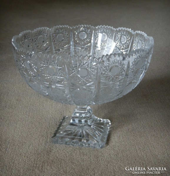 Base, polished crystal bowl