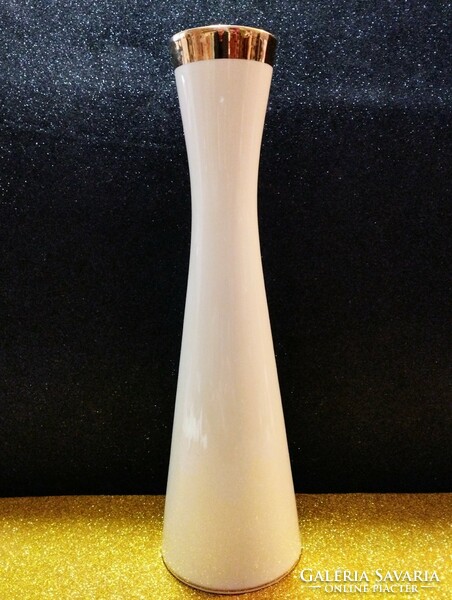 Snow white Bavarian porcelain vase with gold border