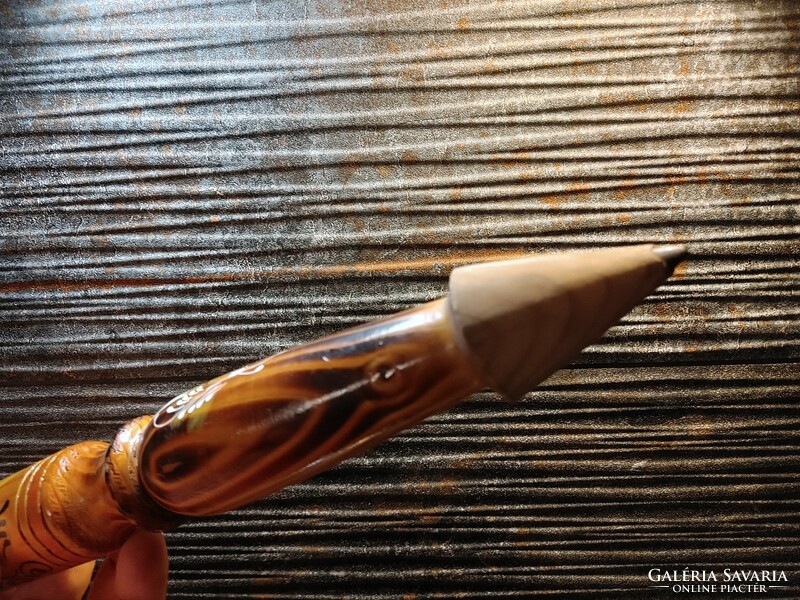 Óriás faragott festett ceruza -használható