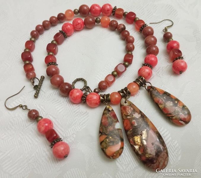 Almost all jewelry is set with a jasper pendant!!!!!