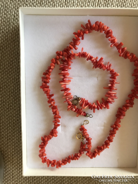 Red coral necklace with gold clasp and gift bracelet