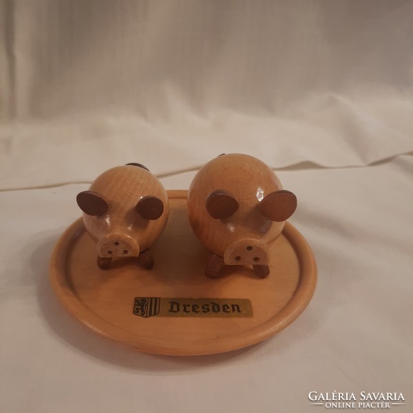 Wooden retro table salt and pepper shaker tray