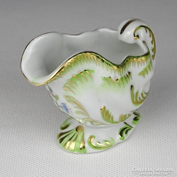 1L647 Herend shell ornament with a rich Victoria pattern