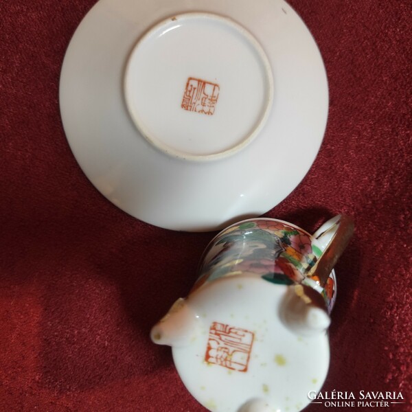 Japán jelenetes porcelán csésze + csészealj szettben