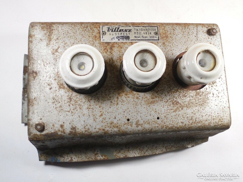 Old retro fusible fuse fuse box villesz manufacturer Hungarian production approx. From the 1960s