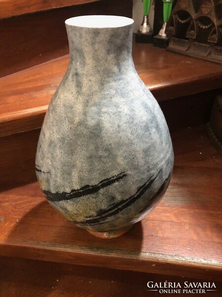 Gorka Livia kerámia váza, 36 cm-es magasságú ritkaság.