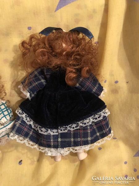 3 A doll with a porcelain head