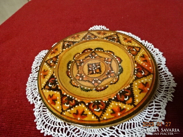 Orosz fa tányér, kézi festésű, átmérője 10,5 cm. Vanneki! Jókai.