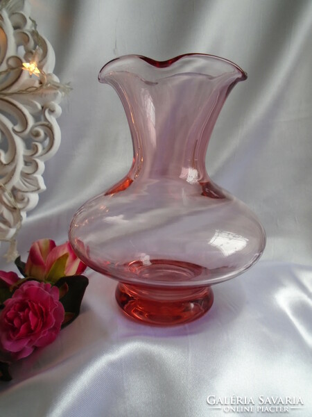 Rózsaszín kristály váza  15.5 cm.