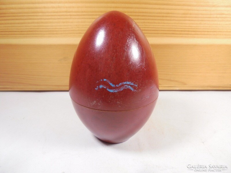 Retro plastic unscrewable egg-shaped holder approx. From the 1970s