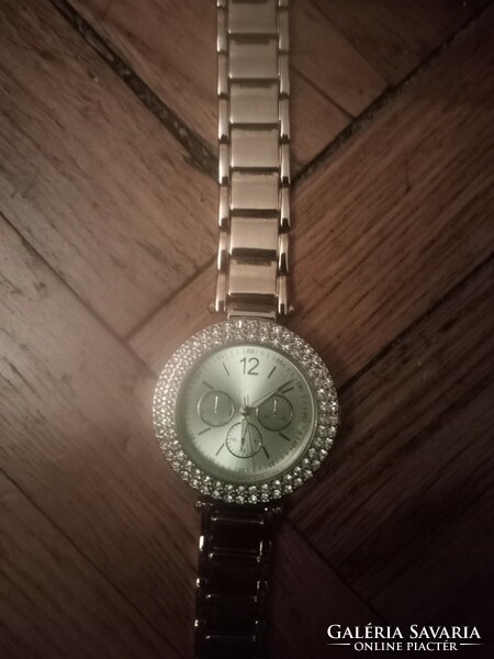Beautiful new claire's gold-colored women's watch with rhinestones in its original box
