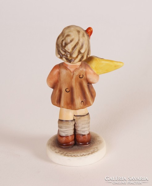 Édes ajándék (Sweet offering) - 9 cm-es Hummel / Goebel porcelán figura