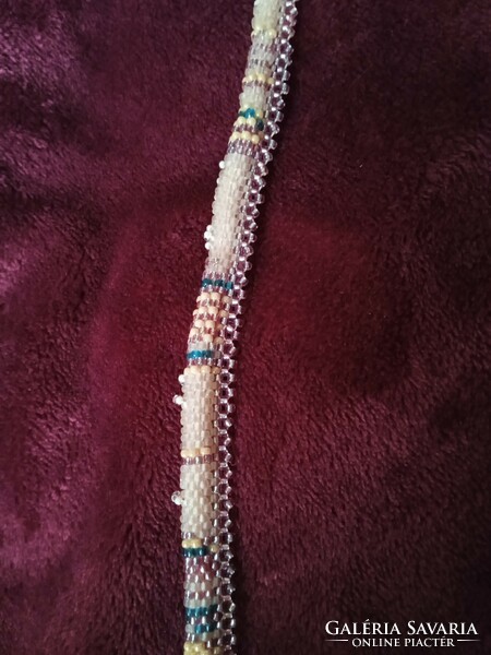 Crochet pearl necklaces