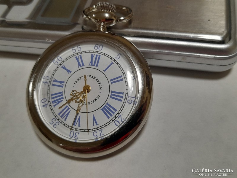 Pocket watch with Qartz structure, flawless and scratch-free