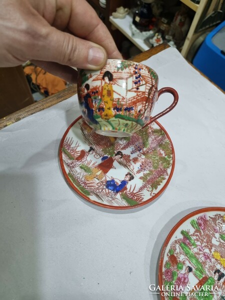 2 Japanese porcelain cups