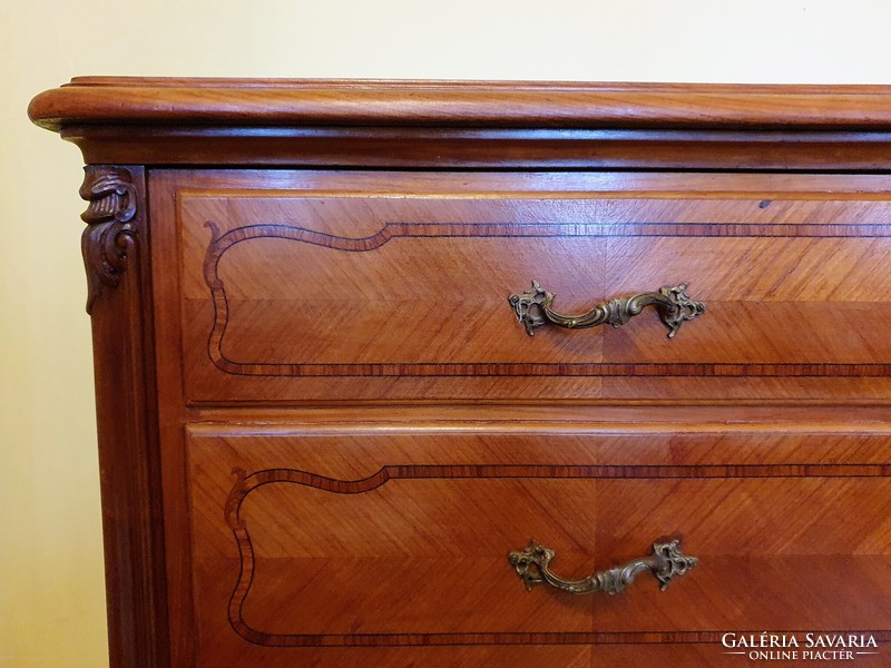 Renovated chest of drawers with an antique effect
