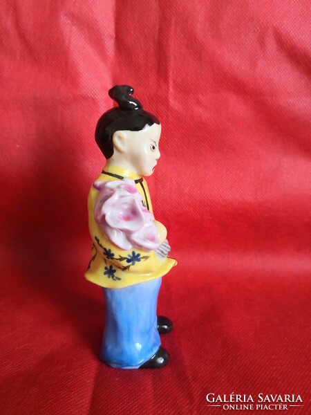 Herend porcelain, Chinese child with a bouquet of flowers