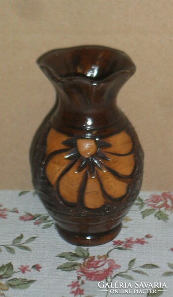 Kicsi Korondi mázas kerámia váza. 10 cm magas.
