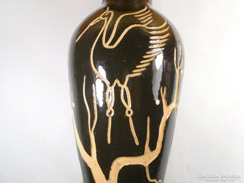 Retro régi mázas kerámia váza gólya ábrázolással