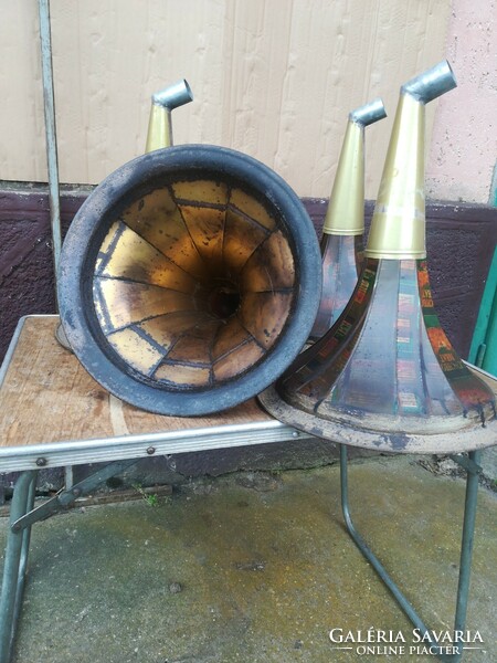 4 Gramophone funnels