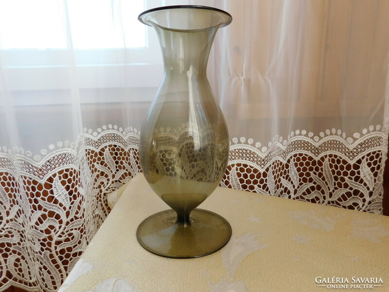 Very nice shape, smoky graceful glass flower vase, decorative pot