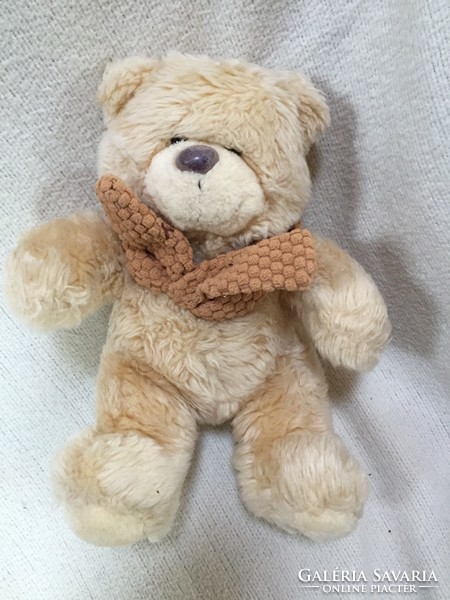 Light brown teddy bear