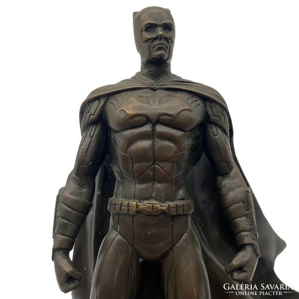 Batman bronz szobor DC Comics rajongóknak