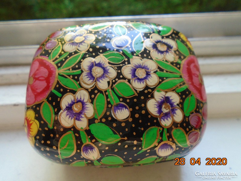 KASHMIR Kézzel festett, aranyozott virágos, papírmasé lakk ékszeres doboz