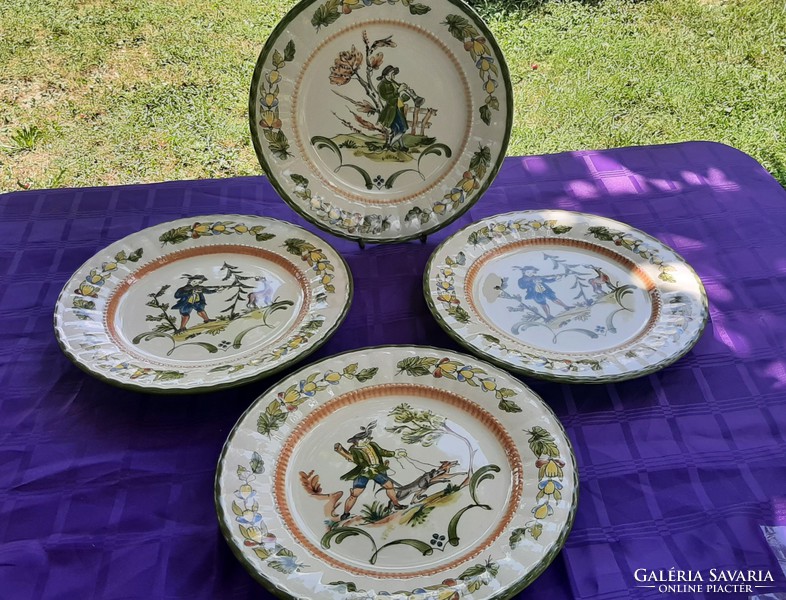 Gallo hunting pattern faience plates