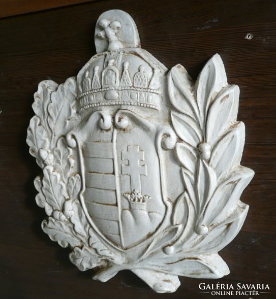 Magyar címer koszorúval