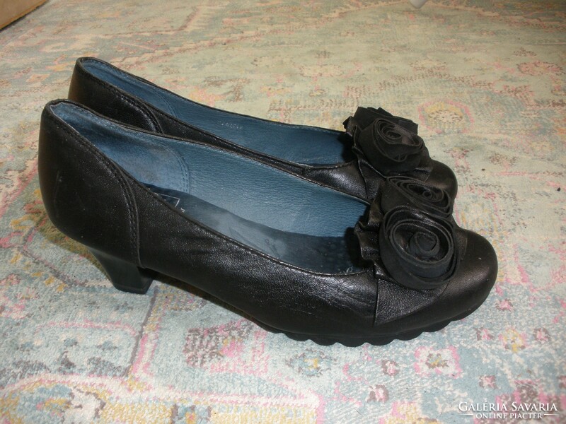 Buttery soft comfortable leather shoes with leather rose