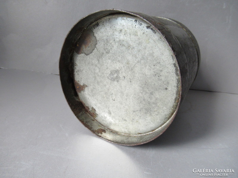 Antique milk jug, marked (2 l)