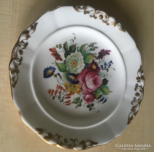 Porcelán tányér -kézzel festett -beütött S betű-1800-as évek vége..